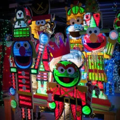 Oscar The Grouch Nutcracker Infinity Light (Indoor) - 72cm -Santa Decorate Shop XSS03INF OSCAR THE GROUCH NUTCRACKER INFINITY LIGHT B 31521.1695607448